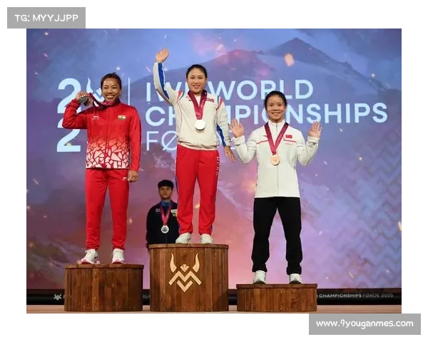 女子48公斤级李树妙夺铜，中国队世锦赛首日见牌